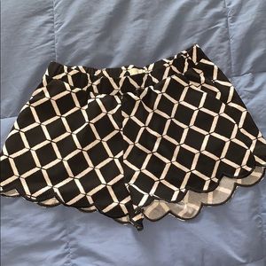 Classy scallop edge shorts